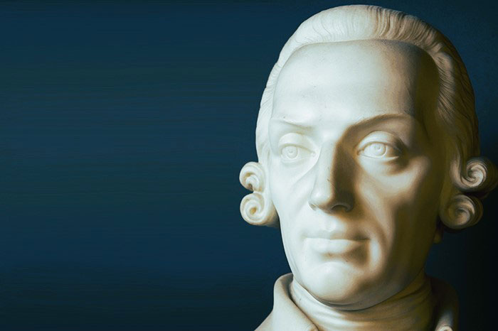 A statue of a Georgian man looks to the left.