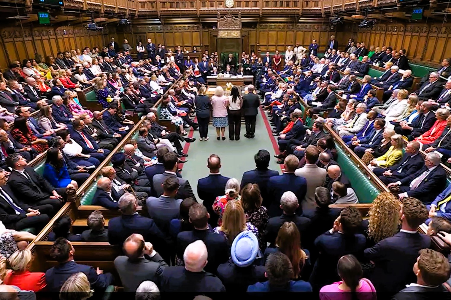 A crowded House of Commons awaits a vote.