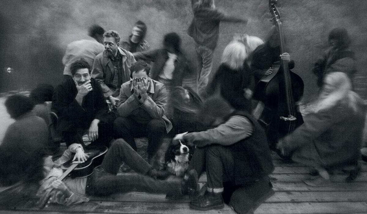 A band lounge around.