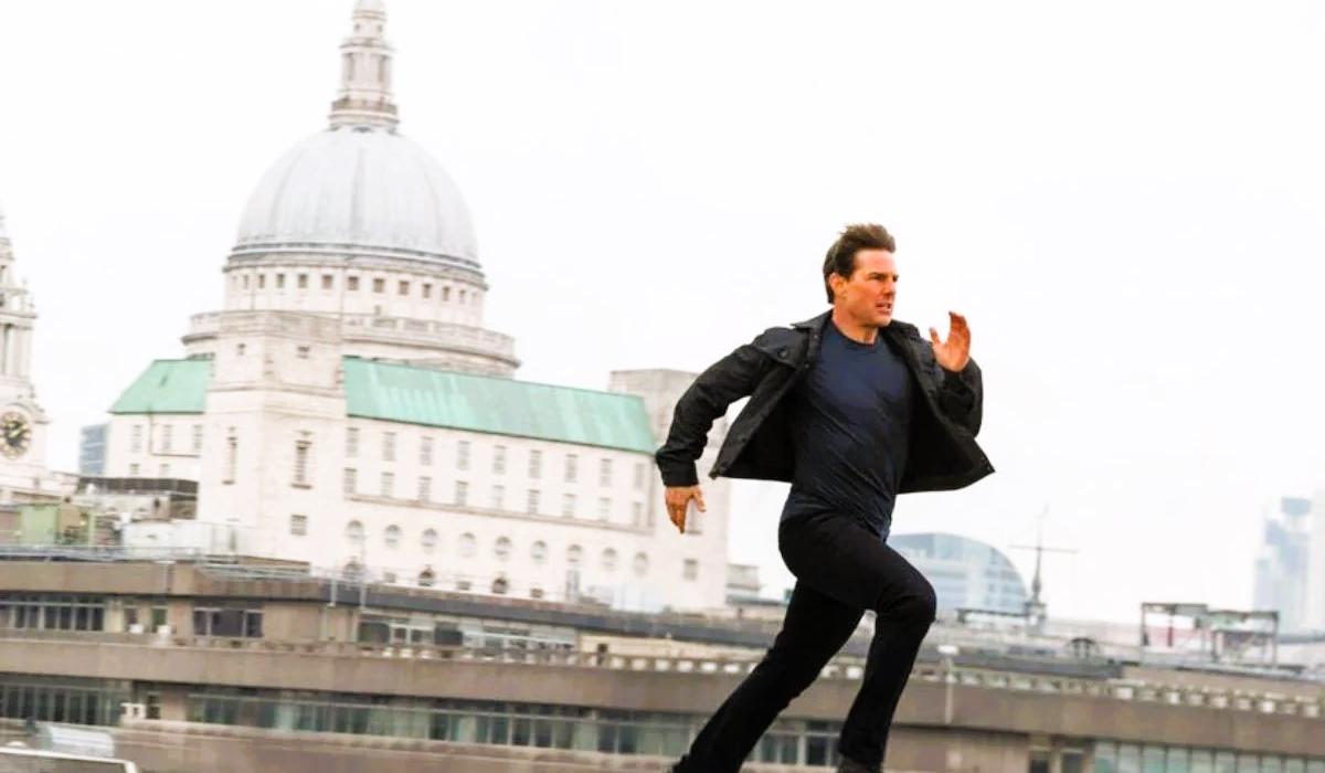 Tom Cruise runs.