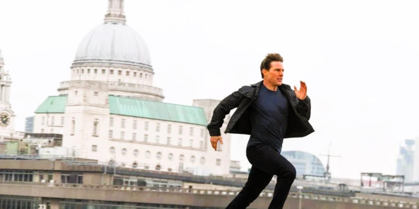 Tom Cruise runs.