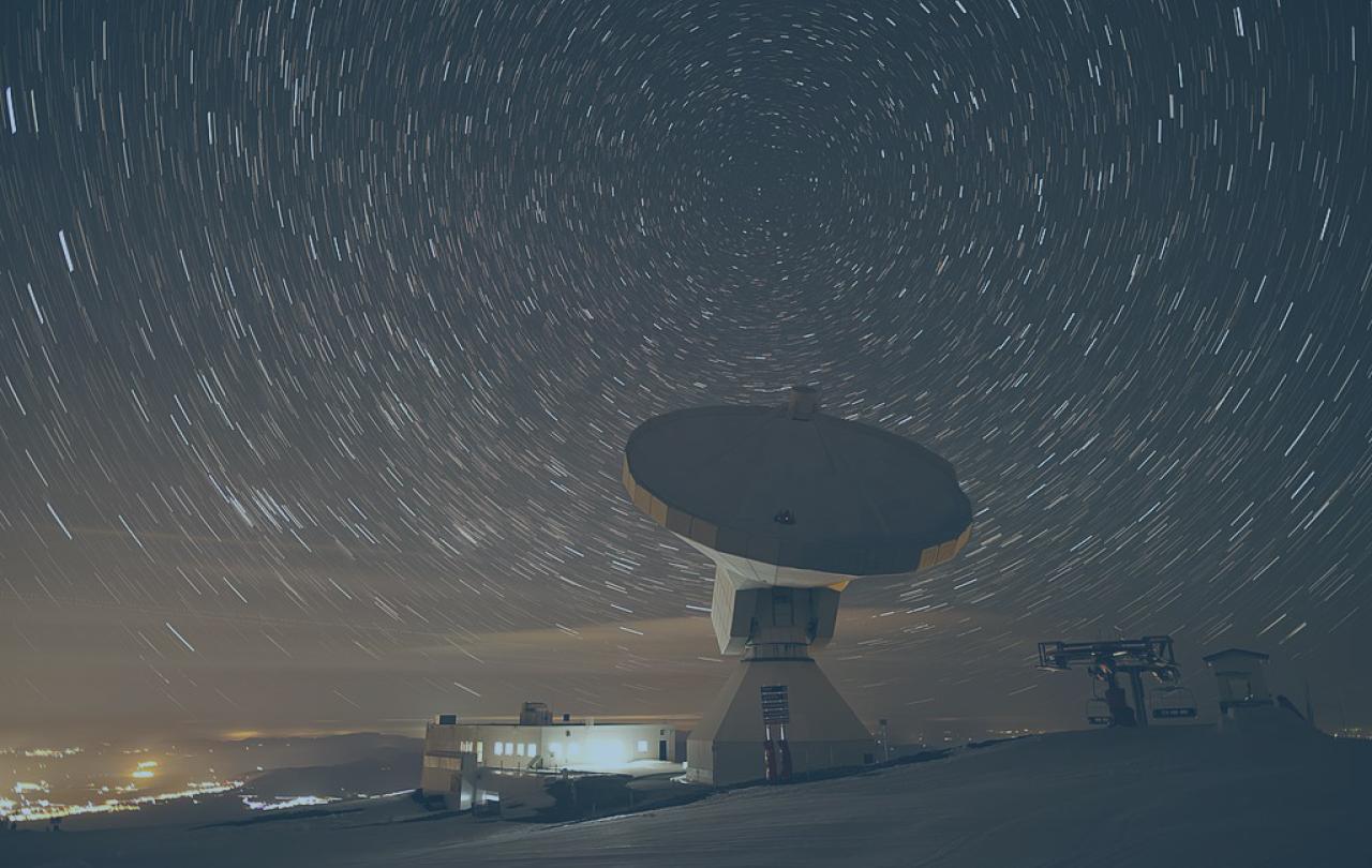 Meter telescope scanning the night sky